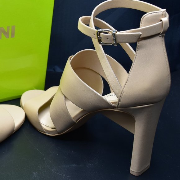 Gianni Bini Shoes - NEW Gianni Bini Heels, Size 12 (fits 11), Tan